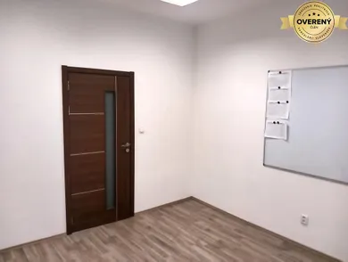 Na prenájom komerčné, 17 m², Senec, Poľná