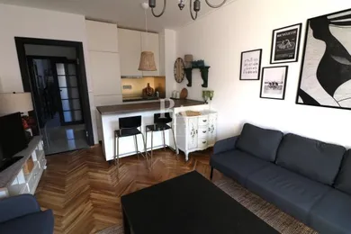 Mieszkania na wynajem, 3-pokojowe, Žilina · €750