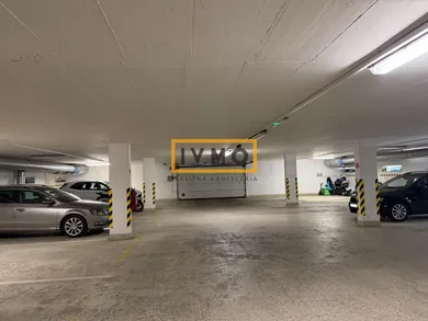 Na prenájom objekt, 18 m², Bratislava-Nové Mesto, Rozvodná