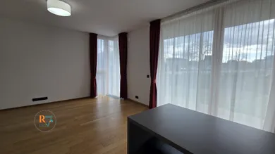 Na predaj 2-izbový byt, 51 m², Bratislava-Nové Mesto, Tomášikova