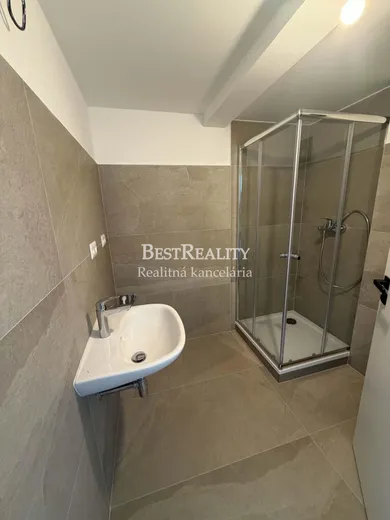 Na predaj 1-izbový byt, 40 m², Stupava, Hlavná
