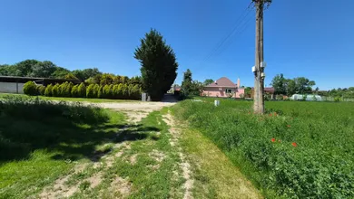 Na predaj pozemok, Veselé