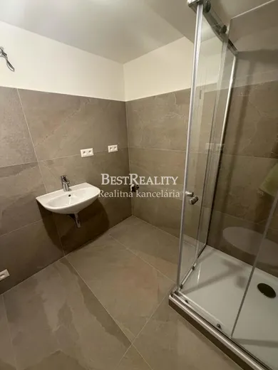Na predaj 1-izbový byt, 31 m², Stupava, Hlavná
