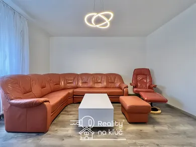 Na prenájom 2-izbový byt, 56 m², Hurbanovo, Komárňanská