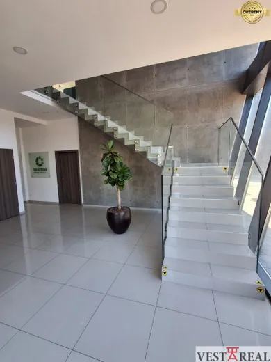 Na prenájom komerčné, 25 m², Trnava, Priemyselná