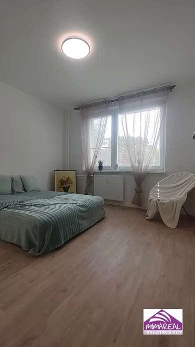 Na predaj 4-izbový byt, 70 m², Bratislava-Ružinov, Exnárova