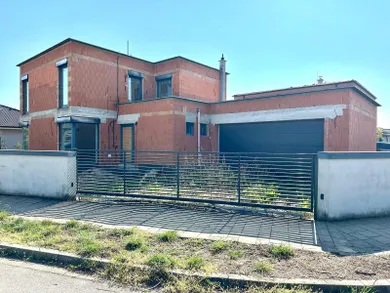 Domy na sprzedaż, Špačince · €450 000