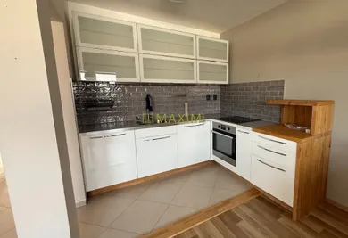 Na predaj 2-izbový byt, 57 m², Bratislava-Vajnory, Roľnícka