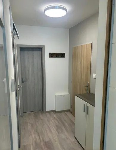 Na prenájom 2-izbový byt, 38 m², Bratislava-Nové Mesto, Nobelova