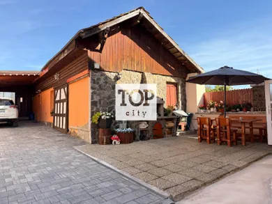 Na predaj 7-izbový dom, 300 m², Poprad, -