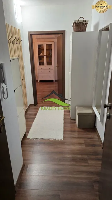 Na prenájom 3-izbový byt, 75 m², Michalovce, Muškátová