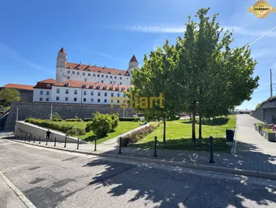 Domy na sprzedaż, 7-pokojowe, Bratislava-Staré Mesto · €799 000