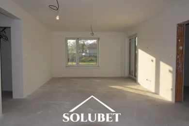 Na predaj 4-izbový dom, 103 m², Láb, Leknová ulica