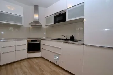 Na prenájom 3-izbový byt, 71 m², Bratislava-Karlova Ves