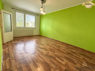 Na predaj 2-izbový byt, 67 m², Levice, Mochovská