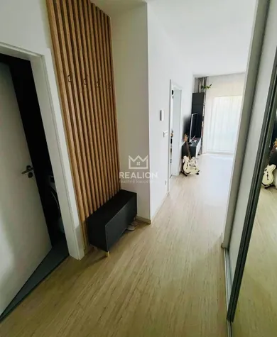 Na prenájom 2-izbový byt, 44 m², Bratislava-Ružinov, Hraničná 36