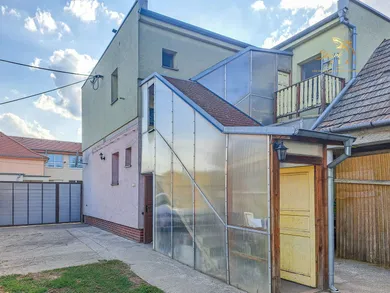 Na predaj dom, 594 m², Viničné, Hlavná