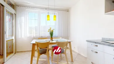 Mieszkania na sprzedaż, 5-pokojowe, Zvolen · €289 000