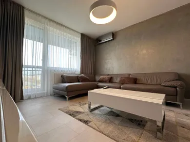 Na prenájom 2-izbový byt, 60 m², Bratislava-Ružinov, Ružinovská