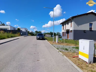 Na predaj pozemok, 690 m², Levice, Rekreačná