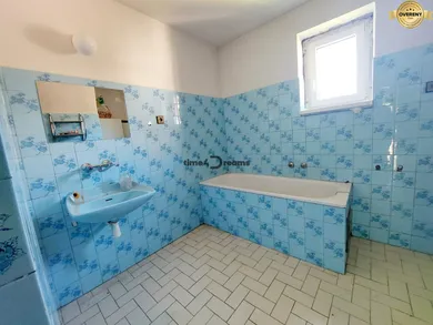 Na predaj 5-izbový dom, 250 m², Poltár