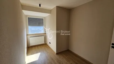Na predaj 3-izbový byt, 72 m², Hollóháza