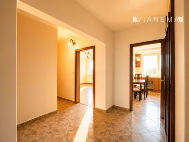 Na predaj 5-izbový byt, 96 m², Nové Mesto nad Váhom, Tematínska 12