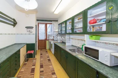 Na predaj dom, 340 m², Most pri Bratislave, Budovateľská