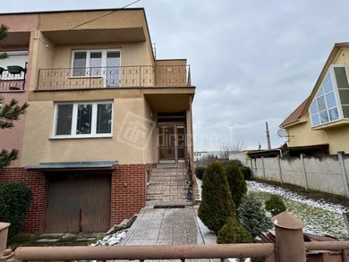 Будинки на продаж, Sereď · €179 500