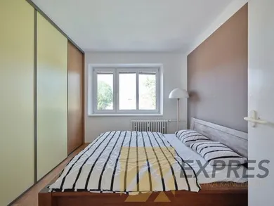 Na prenájom 3-izbový byt, 65 m², Handlová, Partizánska