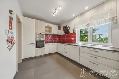 Na predaj 5-izbový dom, 272 m², Malinovo, Broskyňová