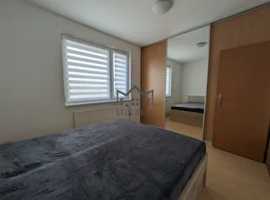 Na predaj 4-izbový byt, 88 m², Bratislava-Petržalka, Wolkrova
