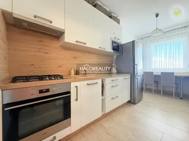 Mieszkania na sprzedaż, 3-pokojowe, Šurany · €149 990