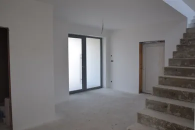 Na predaj 5-izbový dom, 153 m², Chorvátsky Grob
