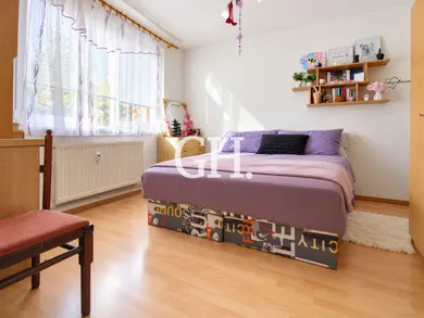 Na predaj 3-izbový byt, 75 m², Revúca, Magnezitárov