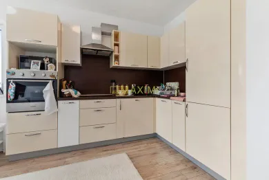 Na predaj 3-izbový byt, 77 m², Bratislava-Lamač, Hany Ponickej