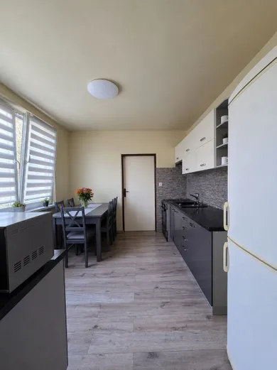 Mieszkania na sprzedaż, 4-pokojowe, Nitra · €211 000