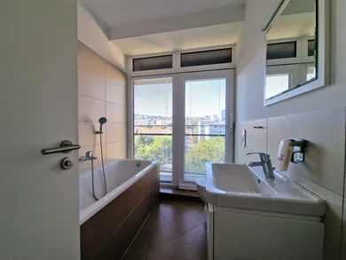 Na predaj 1-izbový byt, 26 m², Bratislava-Staré Mesto, Žilinská