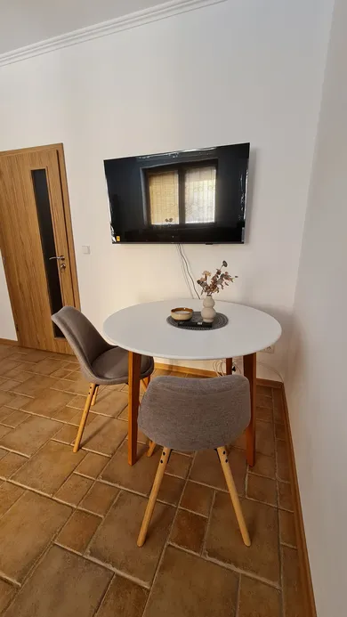 Na prenájom 2-izbový byt, 90 m², Malacky, Vajanského