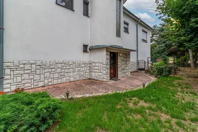 Na predaj objekt, 200 m², Nitra, Dobšinského