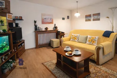 Na predaj 8-izbový dom, Poproč, Mieru