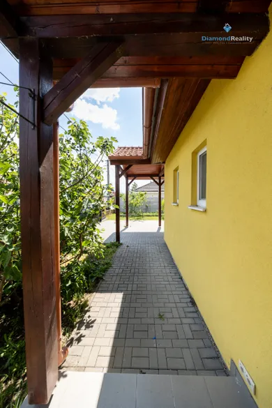 Na predaj 4-izbový dom, 526 m², Reca