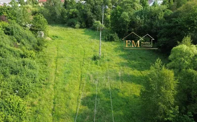 Na predaj pozemok, 205 m², Raková