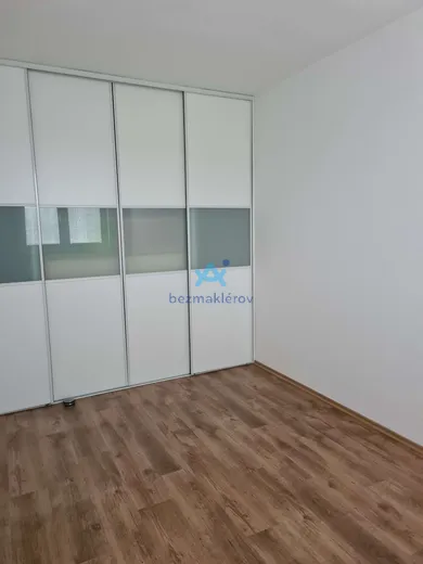 Na prenájom 2-izbový byt, 57 m², Trenčín, Východná