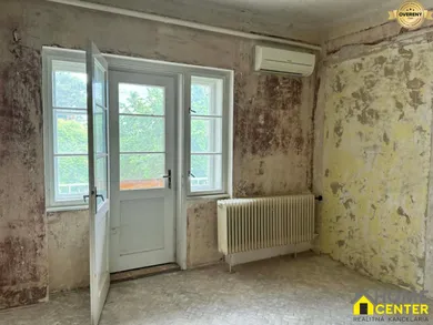 Na predaj 5-izbový byt, 135 m², Komárno, Ul. pohraničná