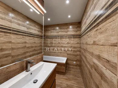 Na predaj 2-izbový byt, 56 m², Dolný Kubín
