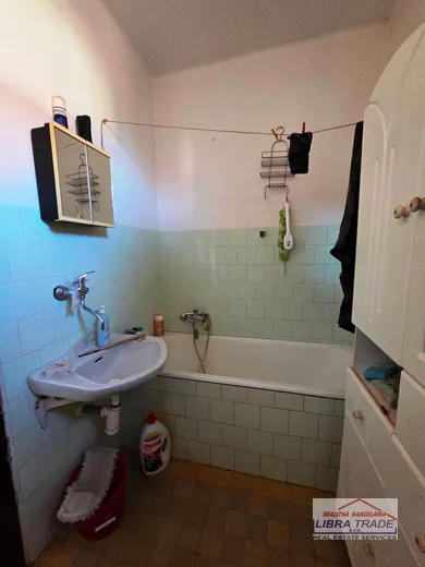Na predaj 5-izbový dom, 200 m², Kolárovo