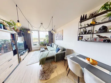 Na predaj 3-izbový byt, 102 m², Bratislava-Petržalka, Žltá