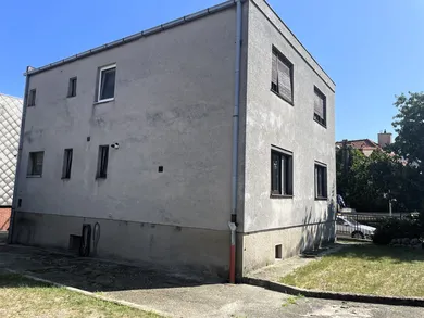 Na predaj dom, 280 m², Bratislava-Rača, Oblačná