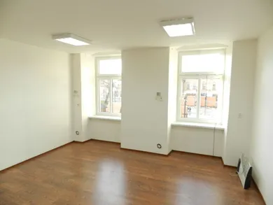 Na prenájom komerčné, 70 m², Liptovský Mikuláš, Námestie Osloboditeľov